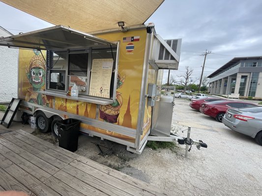 Aroy Ver Thai Bite the food truck by null