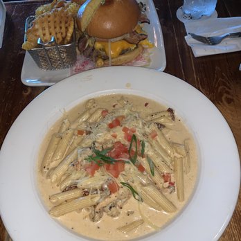 Guy Fieri's - Cajun pasta. Good - American Near Me - Cancún, ROO