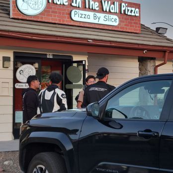 SF Hole In The Wall Pizza - Pizza Near Me - Riverside, California