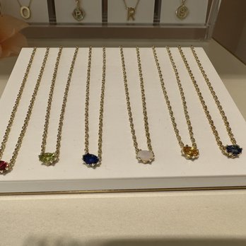 Kendra Scott - Classic Kendra Scott necklaces - Accessories Near Me - Los Angeles, California Kendra Scott - Classic Kendra Scott necklaces - Accessories Near Me - Los Angeles, California