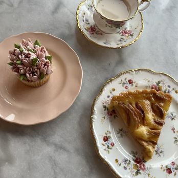 Butter Baked Goods & Cafe - cupcake - Cafes Near Me - Vancouver, British Columbia