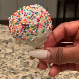 Cake pop poppin' Cake pop poppin'