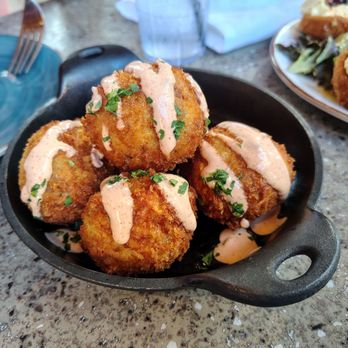 Lazy Dog Restaurant & Bar - Breakfast & Brunch Near Me - Northbrook, Illinois