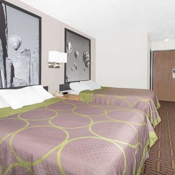 Super 8 by Wyndham Bloomfield - Guest room - Hotels Near Me - Bloomfield, New Mexico