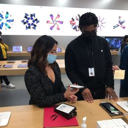 Excellent customer service for my first iPhone Excellent customer service for my first iPhone