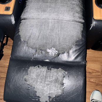 Regal Green Hills - Filthy Seats including foot rest! - Cinema Near Me - Nashville, Tennessee Regal Green Hills - Filthy Seats including foot rest! - Cinema Near Me - Nashville, Tennessee