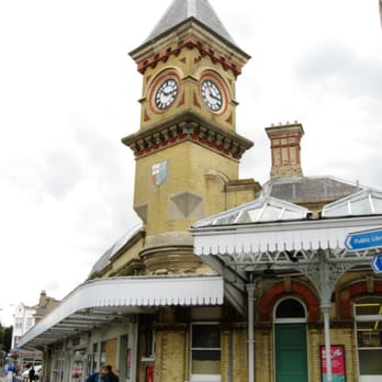 Eastbourne Railway Station - Public Transportation Near Me - Eastbourne, ESX