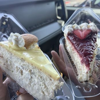 Banham’s Cheesecake - Banana pudding cheese cake and traditional Slice of Strawberry Cheesecake - Desserts Near Me - Phoenix, Arizona