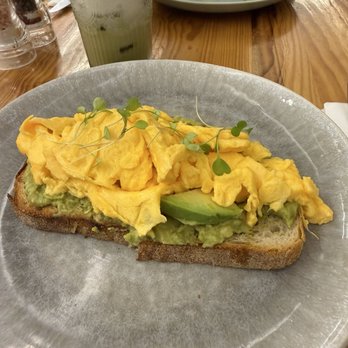 Mercador Café - Avocado Toast - Breakfast & Brunch Near Me - Porto, 13