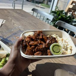 Bbq chicken with macaroni Bbq chicken with macaroni