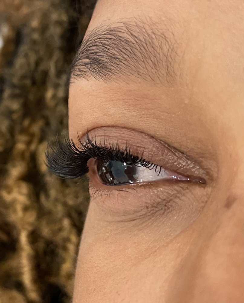 Becca's Lash Studio Logo