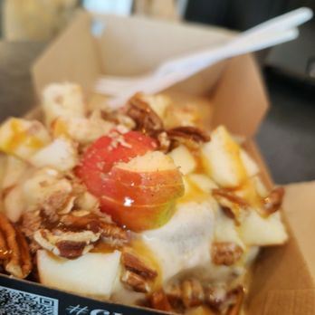 Cinnaholic - Carmel apple pie cinnamon roll - Bakeries Near Me - Belmont, North Carolina Cinnaholic - Carmel apple pie cinnamon roll - Bakeries Near Me - Belmont, North Carolina