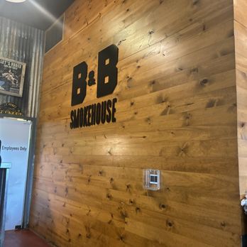 B&B Smokehouse - Barbeque Near Me - San Antonio, Texas