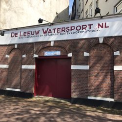 Scheepsbenodigdh HDL Leeuw FA J DE - This is the back, the entrance is around the corner