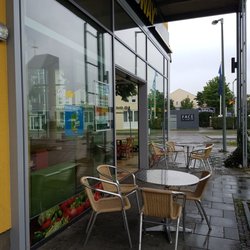 Subway - Sitzplätze draussen
