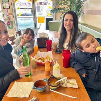 Mi Lindo Guanajuato - Happy customers! - Mexican Near Me - George, Washington Mi Lindo Guanajuato - Happy customers! - Mexican Near Me - George, Washington