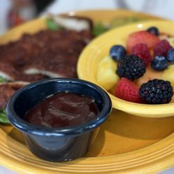 Chick strips with fruit - kid menu