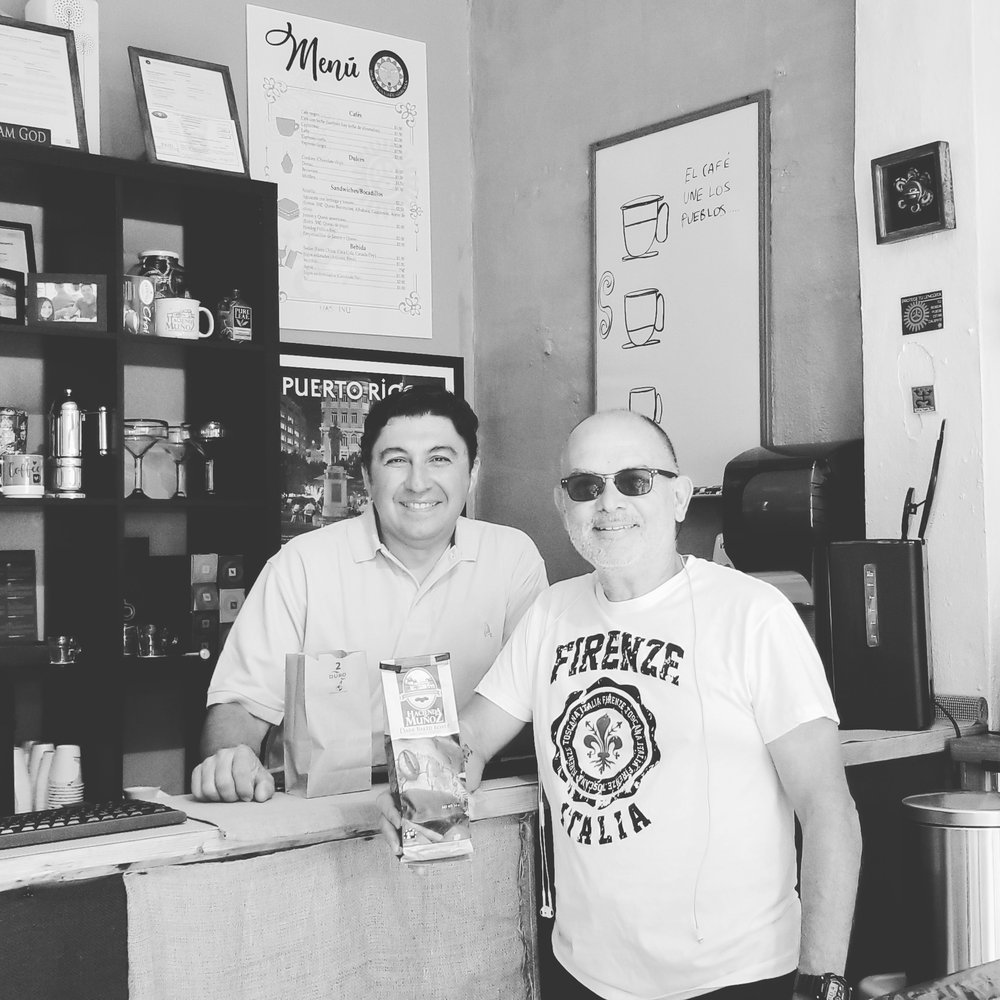 Sol Luna Cafe Galeria Image