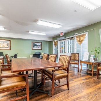 Embark at Willowbrook Park - Internet Bistro - Retirement Homes Near Me - Houston, Texas