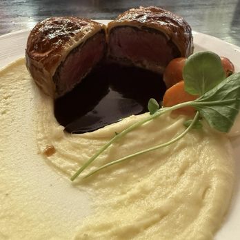 Gordon Ramsay Hell's Kitchen - Beef Wellington - New American Near Me - Las Vegas, Nevada