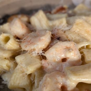 Jay Luigi - Brunetti's traditional Alfredo with shrimp - Pizza Near Me - Tampa, Florida Jay Luigi - Brunetti's traditional Alfredo with shrimp - Pizza Near Me - Tampa, Florida