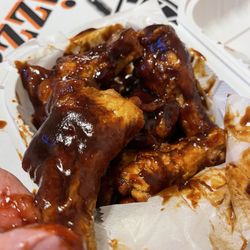 Baldwin Park Pizza - Ordered wings, got nothing but drumsticks.