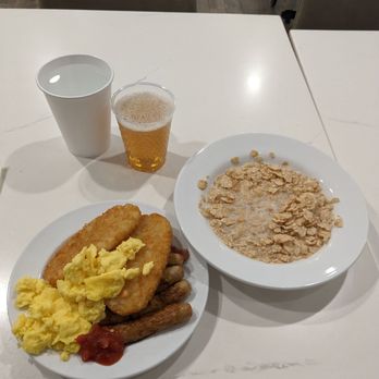 Residence Inn By Marriott - Breakfast haul. The apple pear juice is outstanding. - Hotels Near Me - Mississauga, Ontario Residence Inn By Marriott - Breakfast haul. The apple pear juice is outstanding. - Hotels Near Me - Mississauga, Ontario