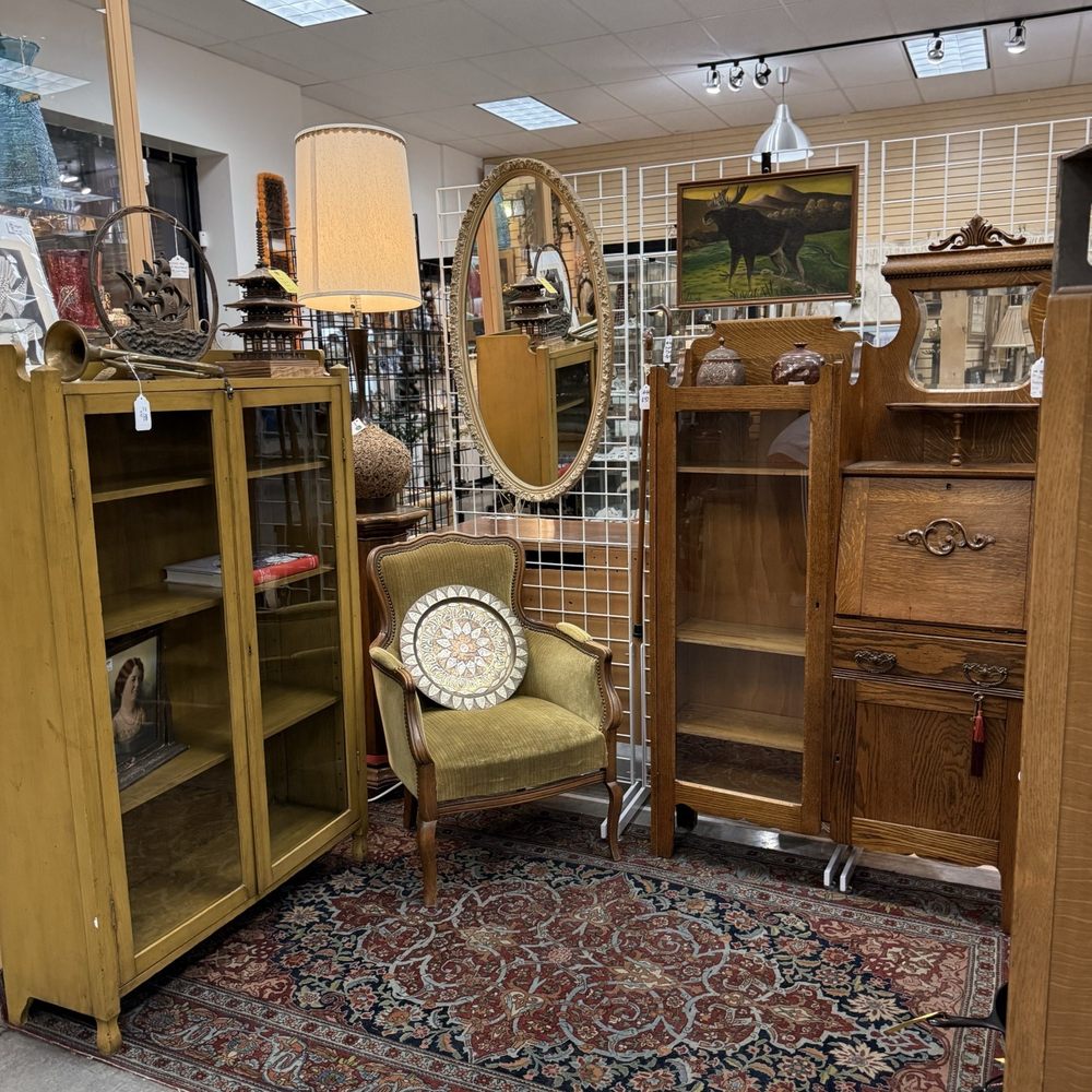 Curiosities Vintage Mall - Antiques Near Me - Tigard, Oregon
