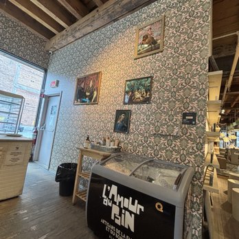 L’Amour du Pain - The wall to the cashier's left. - Bakeries Near Me - Montreal, Quebec
