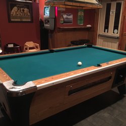 Memories Sports Bar - Pool table area