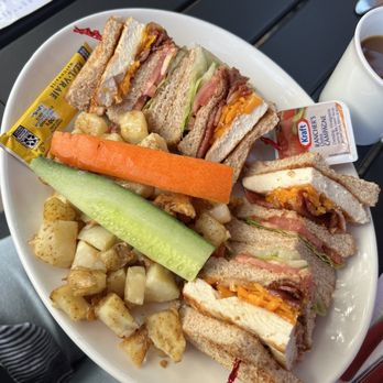 Sunset Grill - Chicken club - Breakfast & Brunch Near Me - Niagara-on-the-Lake, Ontario Sunset Grill - Chicken club - Breakfast & Brunch Near Me - Niagara-on-the-Lake, Ontario