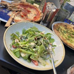 Awful ceasar salad, mediocre pizza