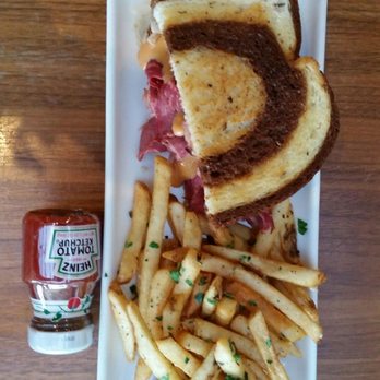 Bite Restaurant - Reuben and garlic fries - New American Near Me - Tacoma, Washington Bite Restaurant - Reuben and garlic fries - New American Near Me - Tacoma, Washington