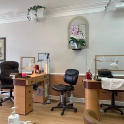 First Nail - Manicure stations.