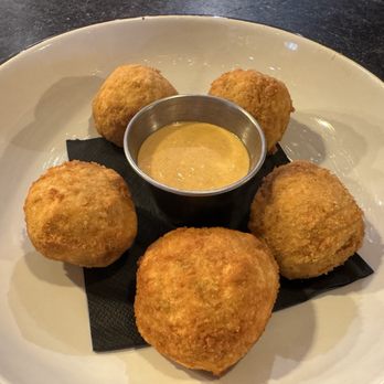New Iberia Kitchen - Sports Bars Near Me - Sperryville, Virginia