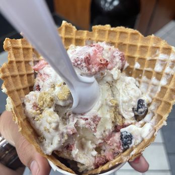 Cold Stone Creamery - Cheesecake Fantasy - Ice Cream & Frozen Yogurt Near Me - Chandler, Arizona Cold Stone Creamery - Cheesecake Fantasy - Ice Cream & Frozen Yogurt Near Me - Chandler, Arizona