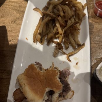 Tidewater Inn - Burger with fries - Hotels Near Me - Easton, Maryland