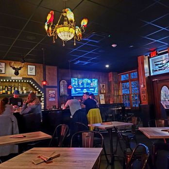 The Quencher - A fun dive-bar vibe - Pizza Near Me - Newport, Rhode Island