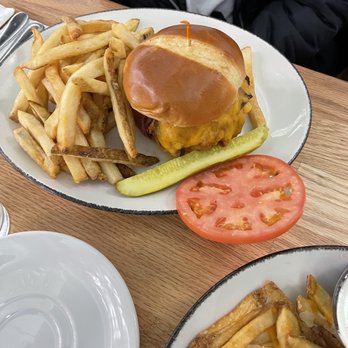 EC Diner - Mac and cheese burger - American Near Me - Ellicott City, Maryland EC Diner - Mac and cheese burger - American Near Me - Ellicott City, Maryland