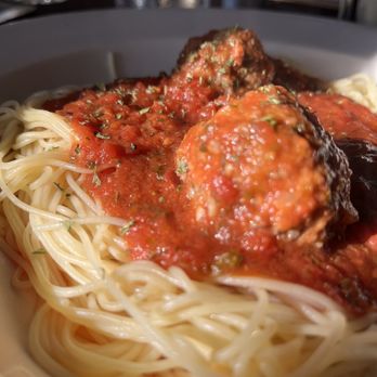 Angottis Restaurant - Spaghetti and meatballs - New American Near Me - Columbus, Indiana