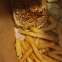 Pulled Pork Sandwich Pulled Pork Sandwich
