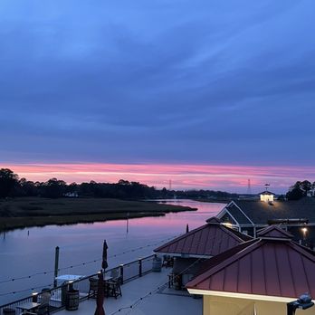 Decoys Seafood - Upstairs Balcony View of Sunset - Seafood Near Me - Suffolk, Virginia