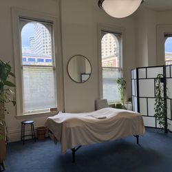 Candise Yang Acupuncture - Treatment room