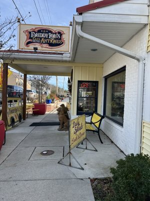 Buddylou's Eats Drinks & Antiques by null