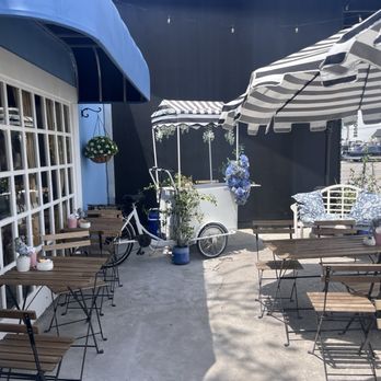 Blooming Floral Cafe - Coffee & Tea Near Me - Tampa, Florida