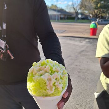 Star Berry Snoballs - I ordered the Hulk (pineapple and green apple mix) with sweet condensed milk on top. - Shaved Ice Near Me - Houston, Texas Star Berry Snoballs - I ordered the Hulk (pineapple and green apple mix) with sweet condensed milk on top. - Shaved Ice Near Me - Houston, Texas