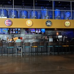 Flix Brewhouse - Bar