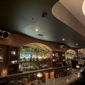 Bisous - Cocktail Bars Near Me - Chicago, Illinois