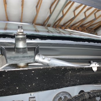 Fast Glass - Gobs of glue applied under windshield in an attempt to seal the rattle - Auto Glass Services Near Me - Boise, Idaho Fast Glass - Gobs of glue applied under windshield in an attempt to seal the rattle - Auto Glass Services Near Me - Boise, Idaho