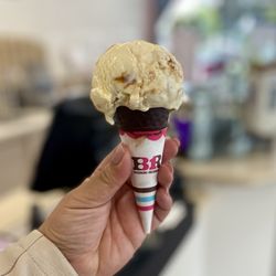 Baskin Robbins - Praline Caramel